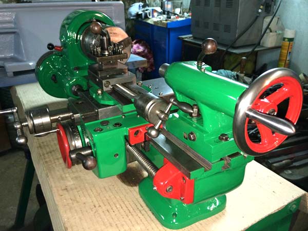 Загальний вигляд токарно-гвинторізного верстата ТВ-16 ТВ16 Загальний вигляд токарно-гвинторізного верстата